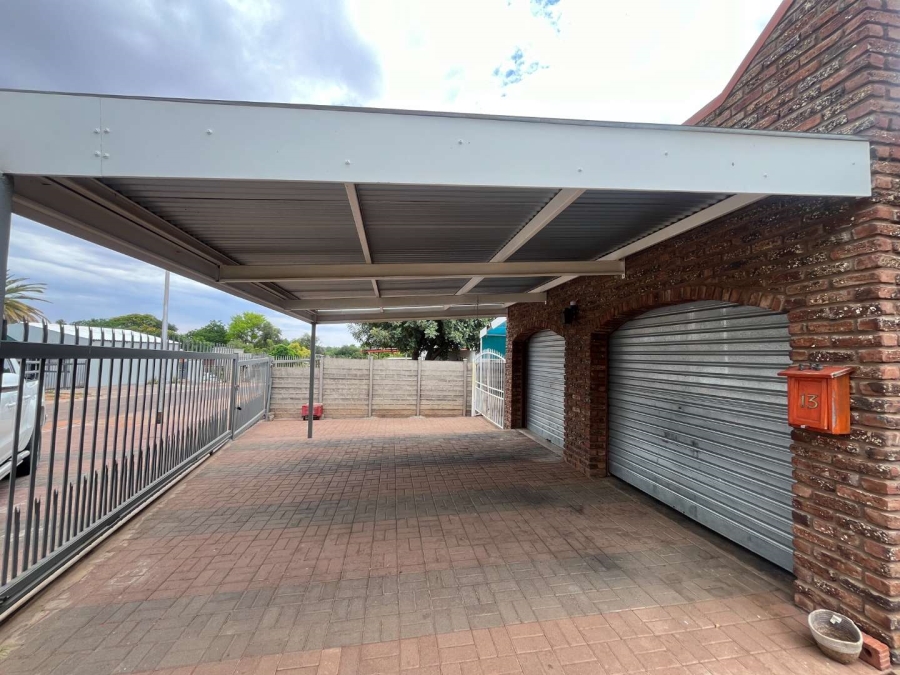 4 Bedroom Property for Sale in Keidebees Northern Cape